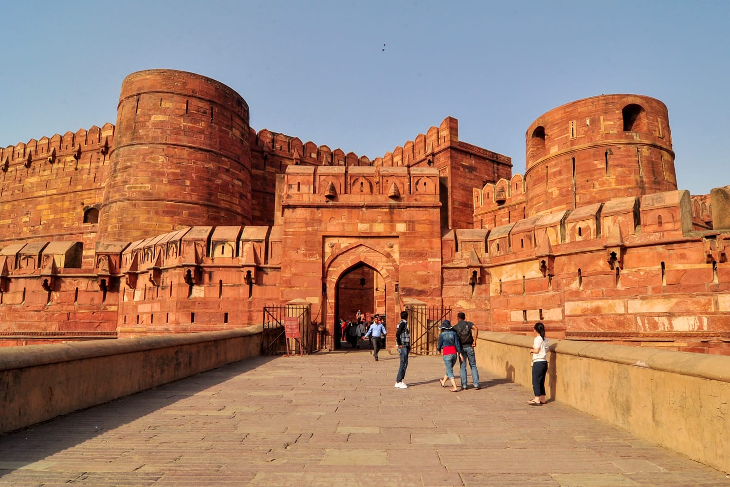 Agra Red Fort, a Unesco World Heritage site, and one of the biggest tourist highlights, just 2 km of Taj Mahal. Built by several Mughal emperors from XV to XVI centuries. Uttar Pradesh, India.