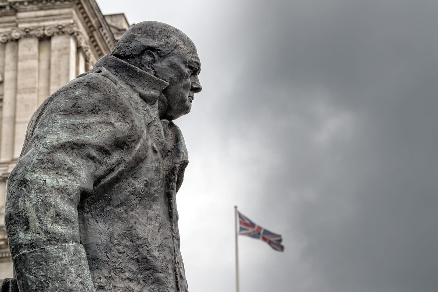 Άγαλμα Τσόρτσιλ στο Λονδίνο, Ηνωμένο Βασίλειο