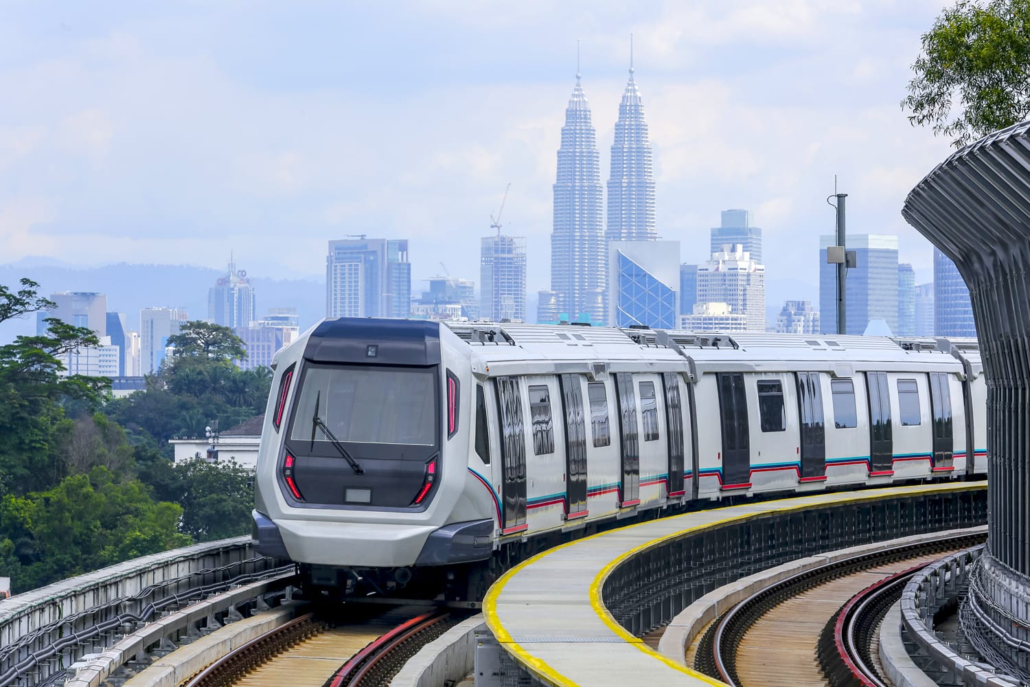Τρένο MRT της Μαλαισίας (Μαζική Ταχεία Διαμετακόμιση) στο KL