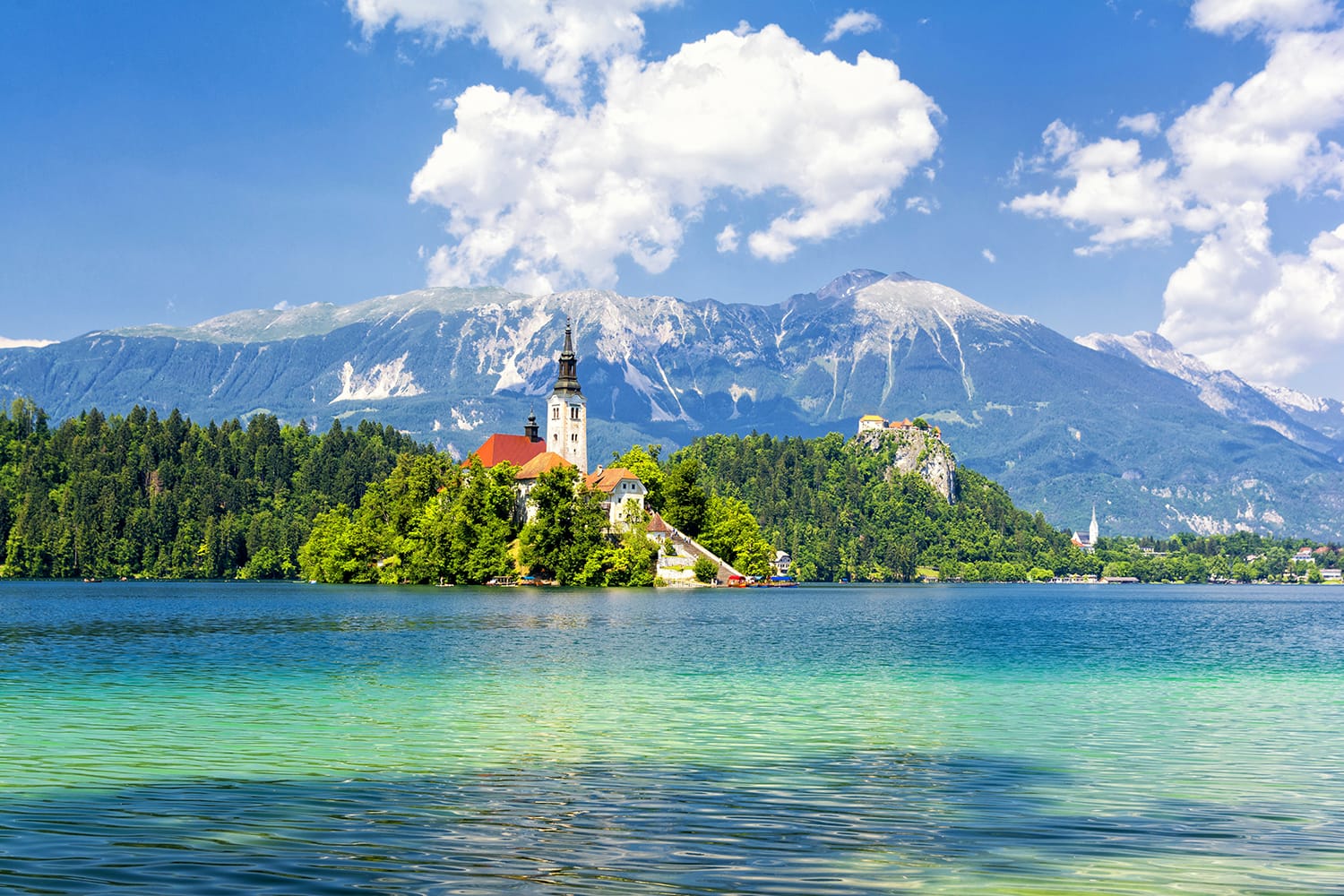 Bled με λίμνη, νησί και βουνά στο παρασκήνιο, Σλοβενία, Ευρώπη