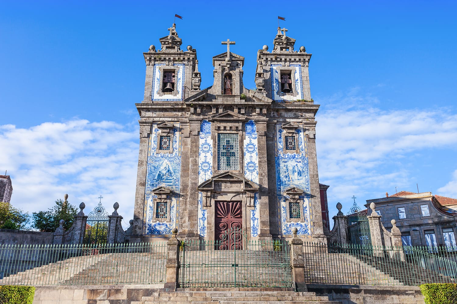 Η εκκλησία του Αγίου Ildefonso (Igreja de Santo Ildefonso) είναι μια εκκλησία του δέκατου όγδοου αιώνα στο Πόρτο της Πορτογαλίας