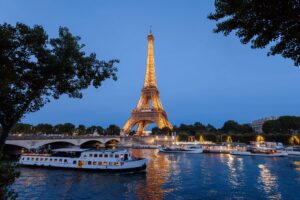 Bateaux Parisiens: Η καλύτερη κρουαζιέρα στον ποταμό Σηκουάνα στο Παρίσι