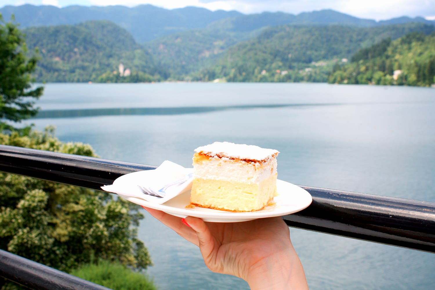 Κέικ κρέμα βανίλιας και κρέμας στη λίμνη Bled, Σλοβενία