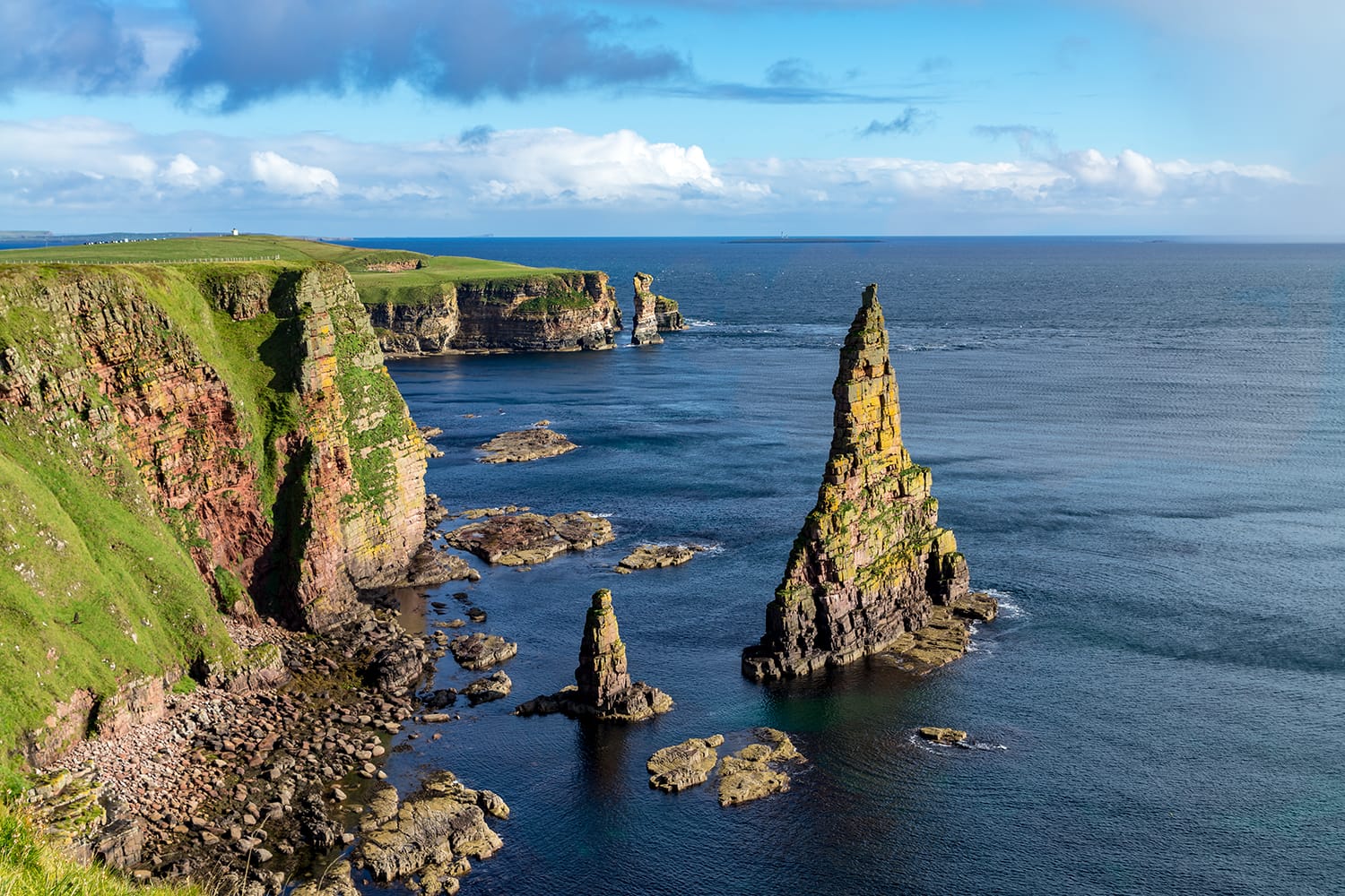 Το Duncansby Head είναι το πιο βορειοανατολικό τμήμα της ηπειρωτικής Σκωτίας, συμπεριλαμβανομένων ακόμη και των διάσημων John o` Groats, Caithness, Highland