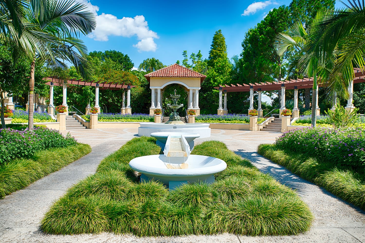 Fountain at Hollis Park in Lakeland, Florida, USA