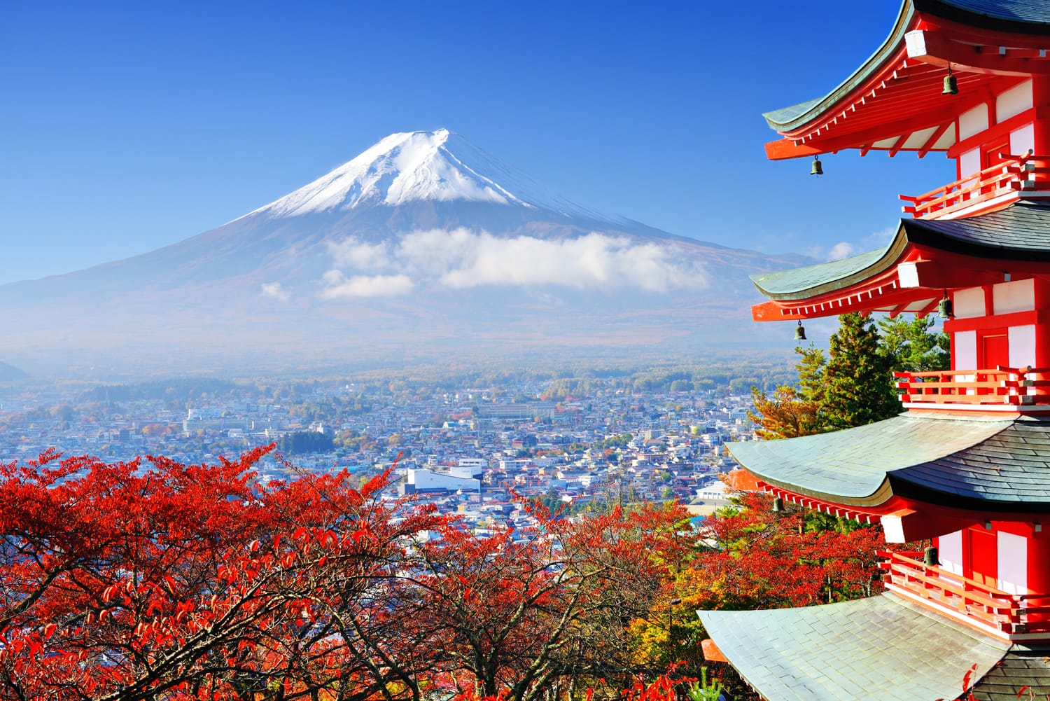 Όρος Φούτζι με φθινοπωρινά χρώματα στην Ιαπωνία