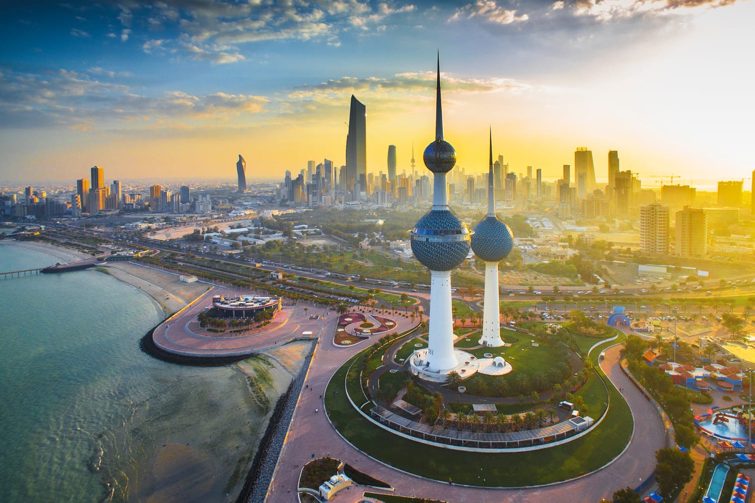 Οι υπέροχοι πύργοι του Κουβέιτ κατά την ανατολή του ηλίου