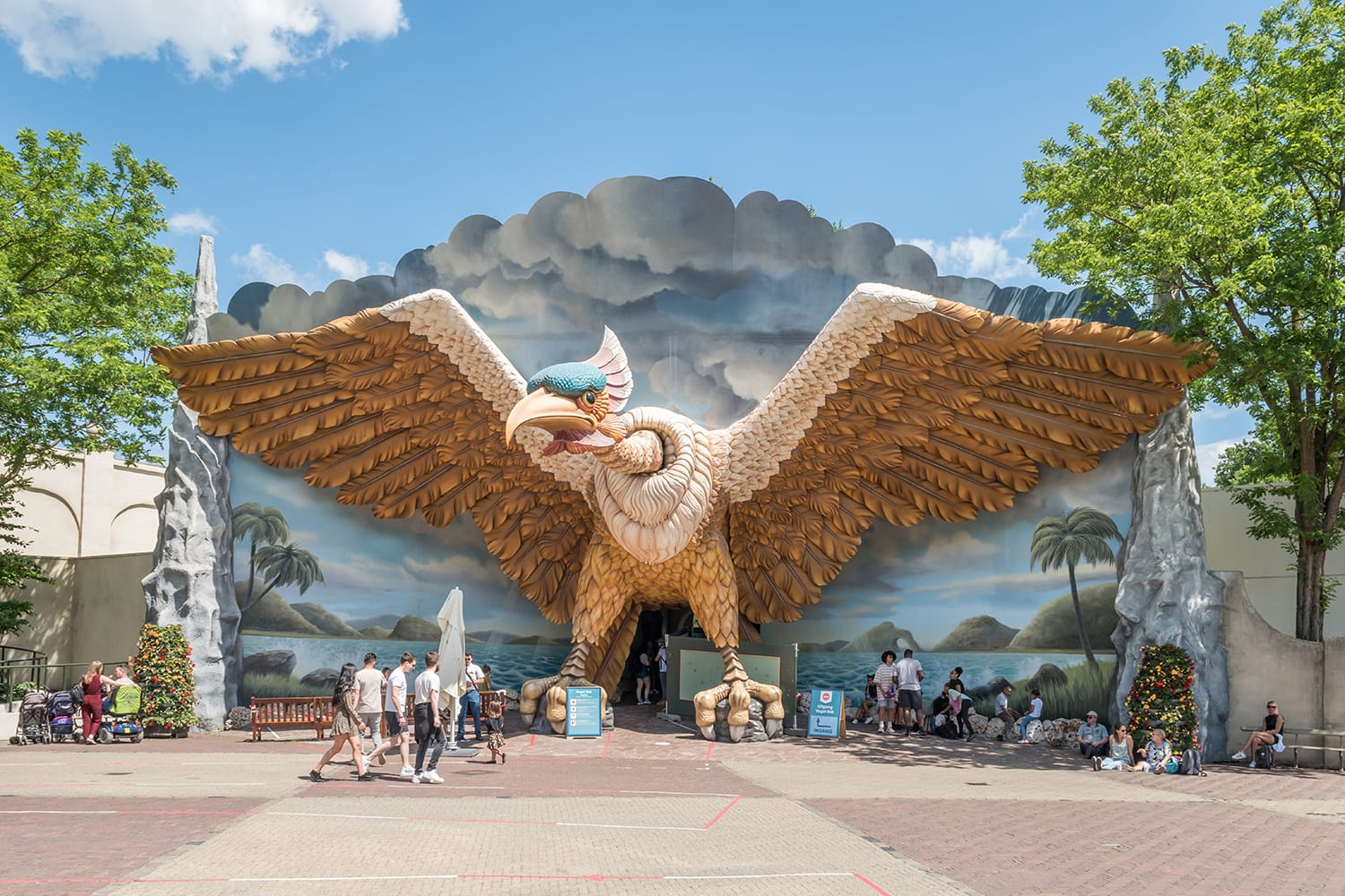 Efteling is the most famous amusement park in the Netherlands and it attracts visitors from all ages. It has fairy tales themes, but also thrilling rides.
