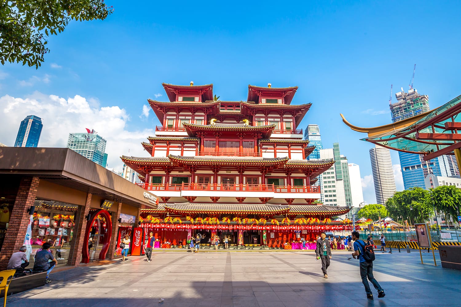 Buddha Toothe Relic Temple in Chinatown Singapore
