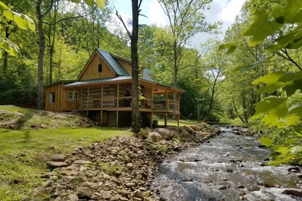 Beautiful Log Cabin in Virginia, USA
