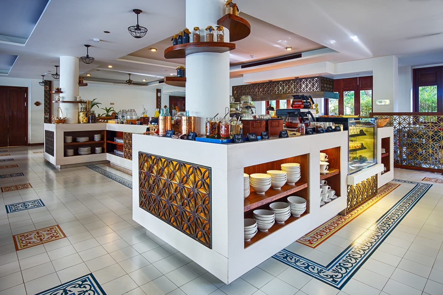Εστιατόριο Four Plates στο Almanity Hoi An Wellness Resort στο Χόι Αν του Βιετνάμ