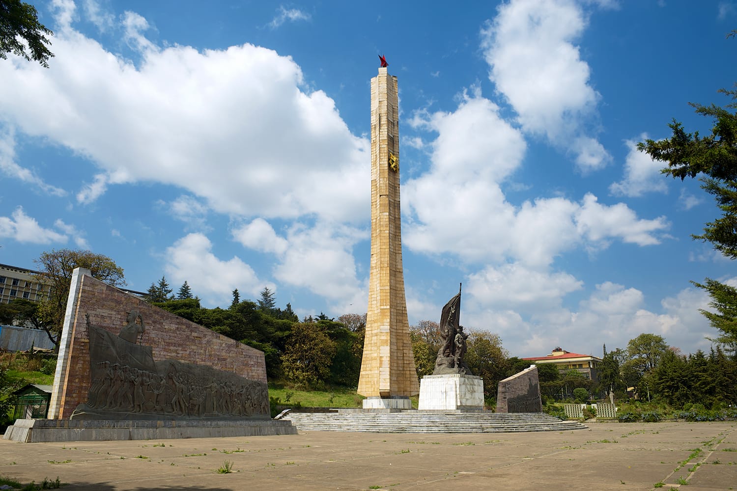 Μνημείο Tiglachin (ή μνημείο Derg) για Σοβιετικούς και Κουβανούς στρατιώτες που συμμετείχαν στον πόλεμο του Ogaden στην Αντίς Αμπέμπα της Αιθιοπίας.