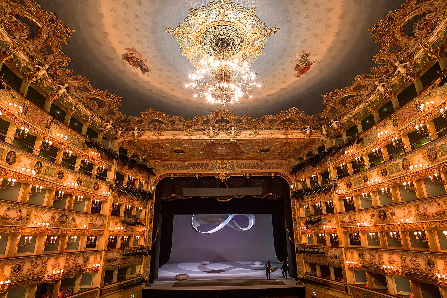 Εσωτερικοί χώροι και αρχιτεκτονικές λεπτομέρειες του Teatro la Fenice, Βενετία