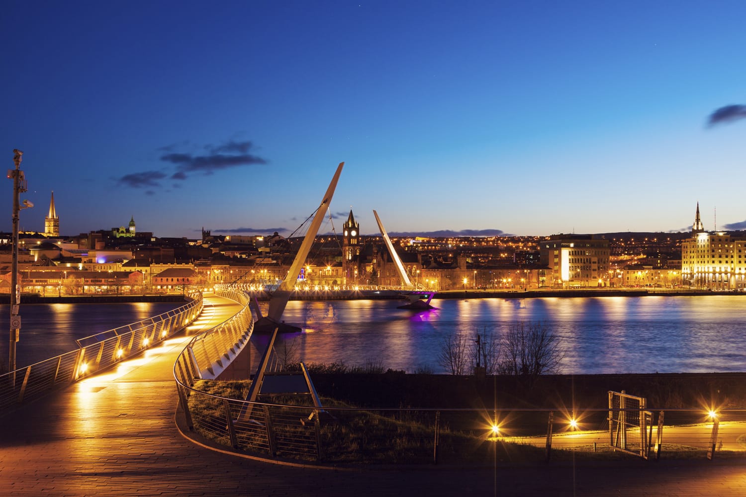 Γέφυρα Ειρήνης στο Ντέρι. Derry, Βόρεια Ιρλανδία, Ηνωμένο Βασίλειο.