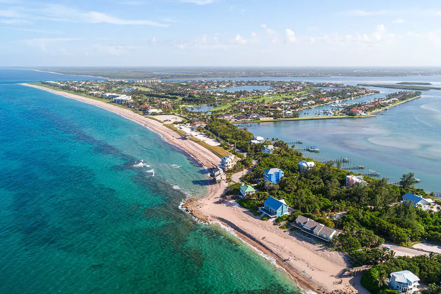 Εναέρια άποψη της παραλίας με ύφαλο μπανιέρας στο Stuart, Φλόριντα