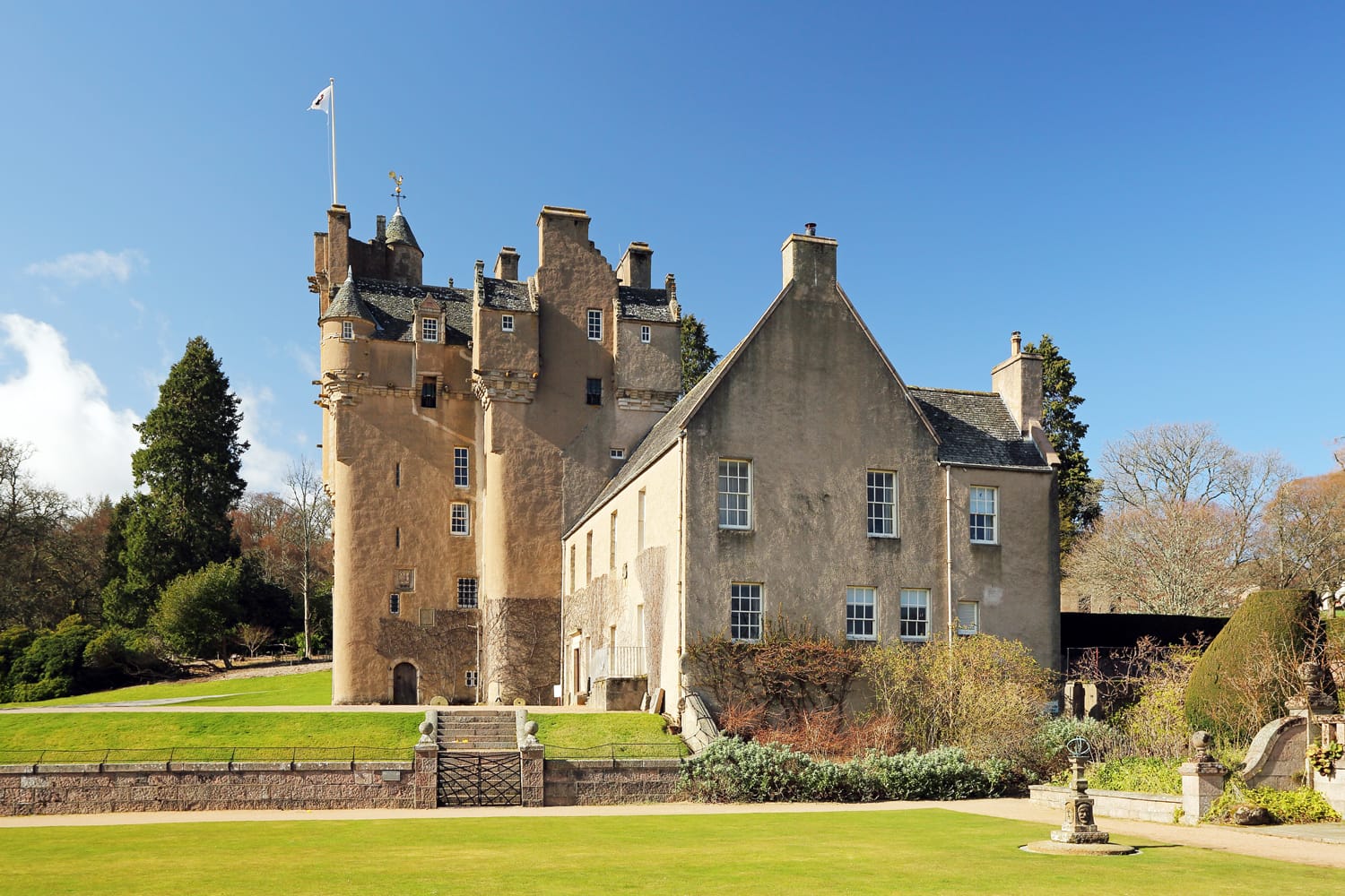 Κάστρο Crathes, ένα πυργόσπιτο του 16ου αιώνα που βρίσκεται στο Aberdeenshire της Σκωτίας