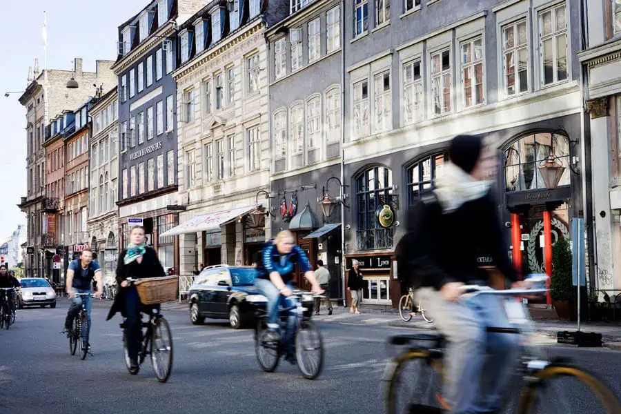 Οδηγώντας ένα ποδήλατο στην Κοπεγχάγη