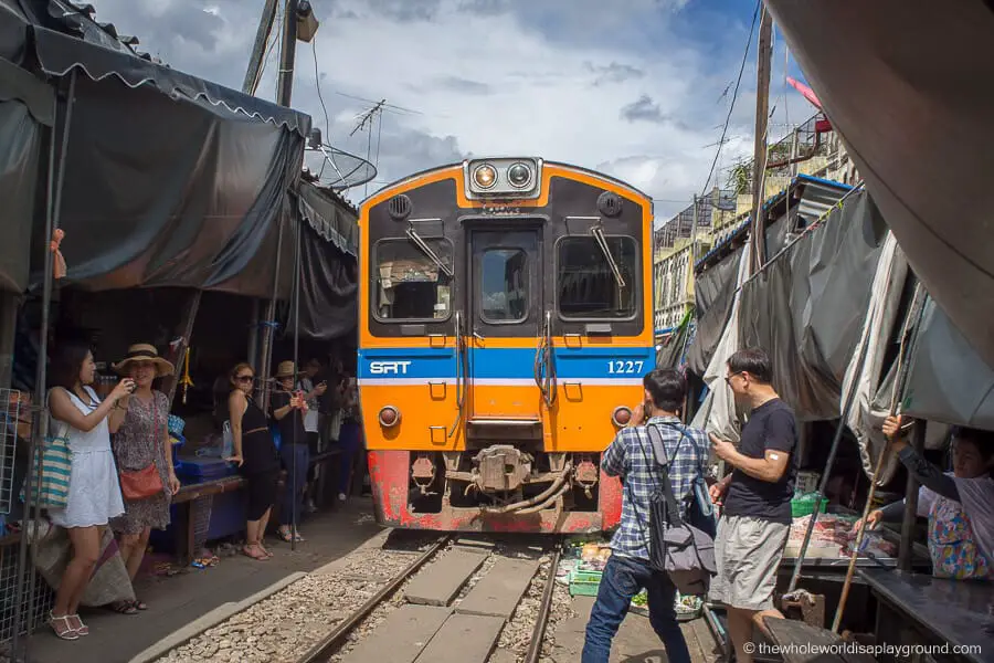 Σιδηροδρομική Αγορά Maeklong