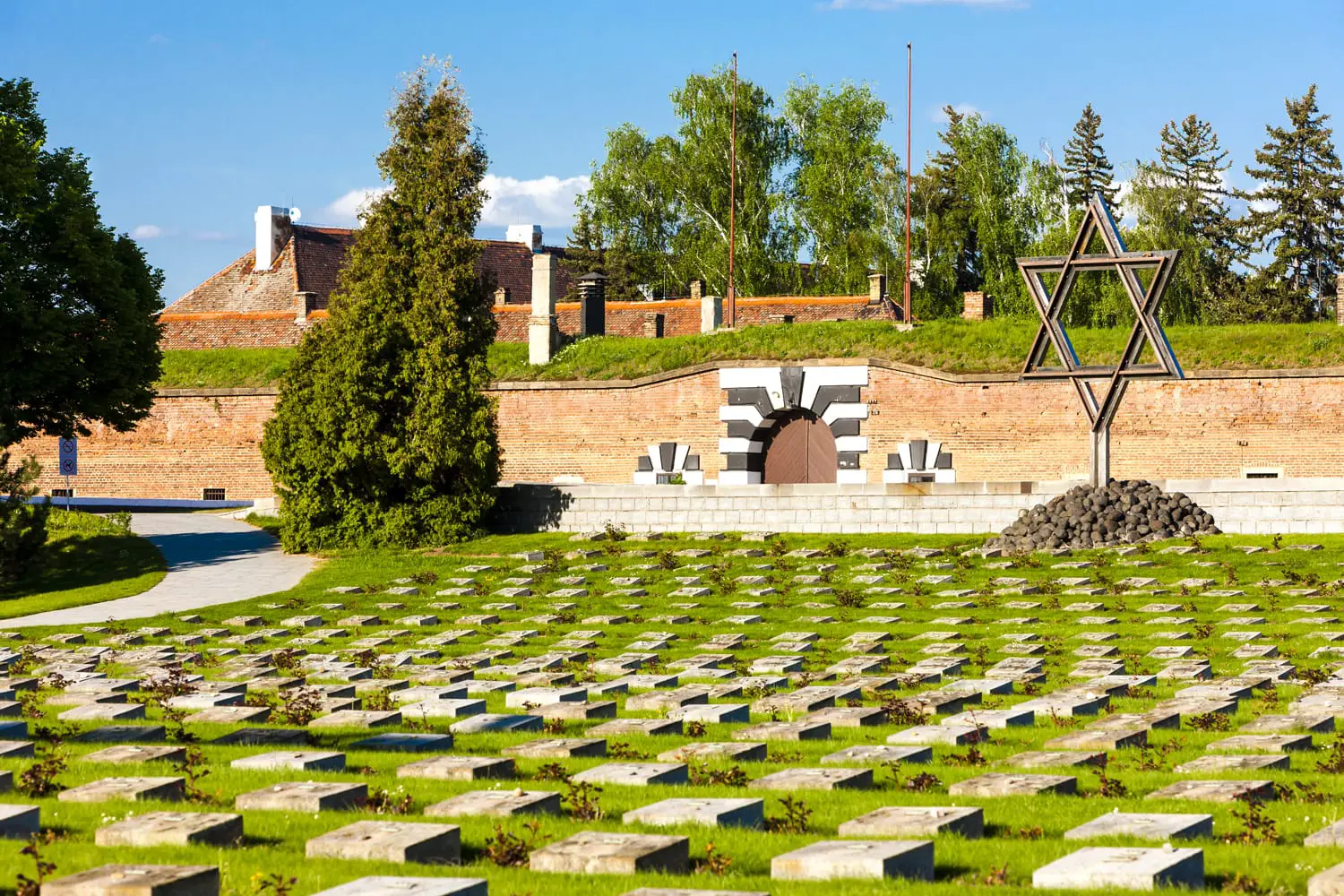 Μικρό φρούριο Theresienstadt με το νεκροταφείο, Terezin, Δημοκρατία της Τσεχίας