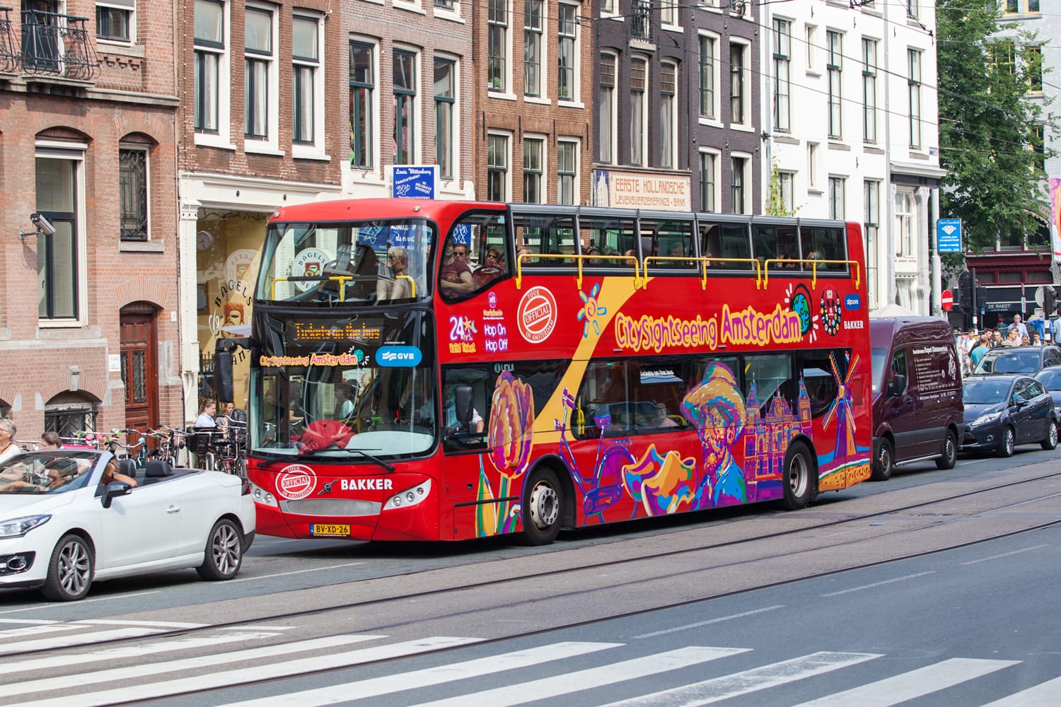 Red Hop-On Hop-Off αξιοθέατο της πόλης με διπλό κρεβάτι στο Άμστερνταμ